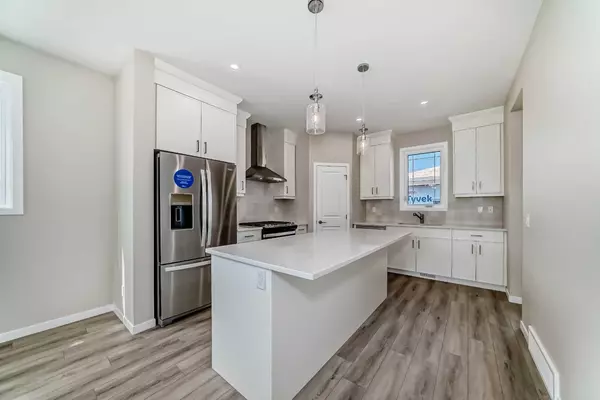 Crossfield, AB T0M0S0,338 Ellen PARK