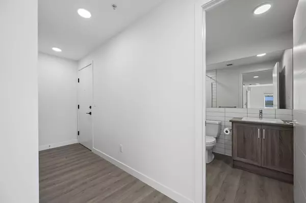 Calgary, AB T3P1M5,350 livingston Common Northeast #2115
