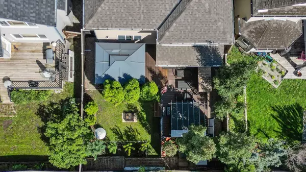 Calgary, AB T2Y 5E6,194 Everglen CRES SW