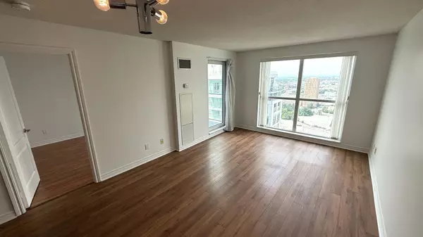 Toronto E09, ON M1P 4Y7,70 Town Centre CT #3208