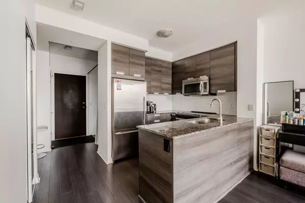 Mississauga, ON L5R 3P5,55 Eglinton AVE W #708