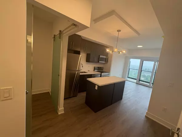Brantford, ON N3T 0Y2,575 Conklin RD #924