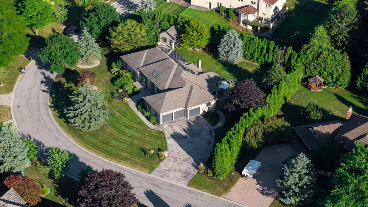 London North, ON N6G 5C8,768 FRANKLINWAY CRES