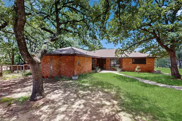 1004 League Road, Lewisville, TX 75067