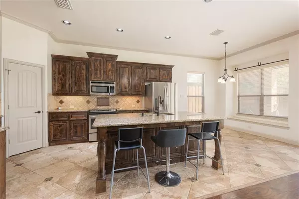 106 Highwood Avenue, Oak Point, TX 75068