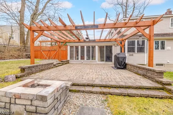 West Milford Twp., NJ 07480,43 Mountain Cir