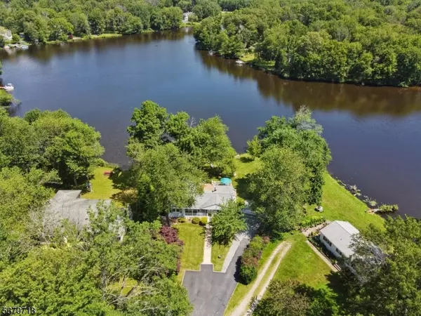 63 W Shore Dr, Hampton Twp., NJ 07860