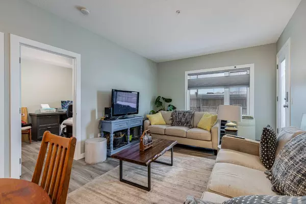 Airdrie, AB T4A 0G5,604 East Lake BLVD Northeast #1116