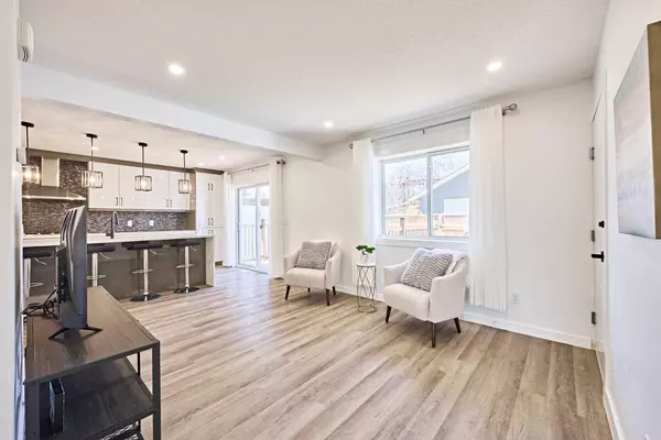 Calgary, AB T2K2A4,77 Hartford RD Northwest