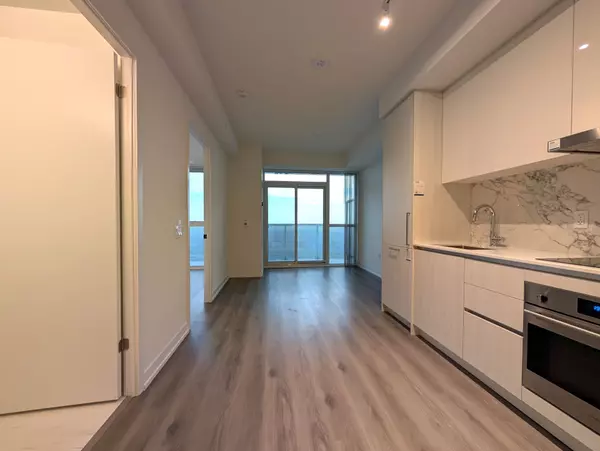 Vaughan, ON L4K 0P9,225 Commerce ST #5703