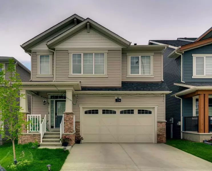 71 Carringwood GRV Northwest, Calgary, AB T3P 2A8