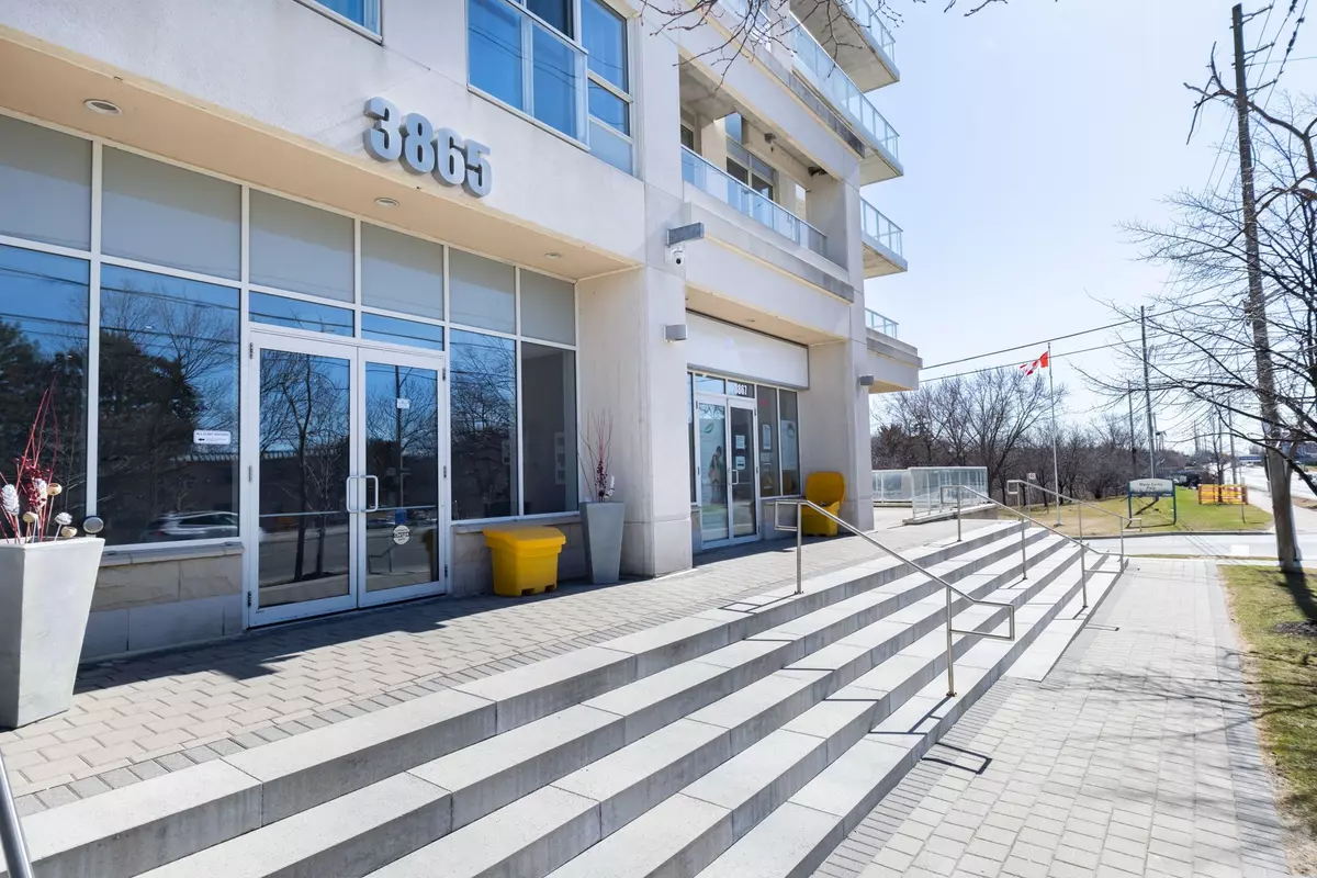 Toronto W06, ON M8W 0A2,3865 Lake Shore BLVD W #520