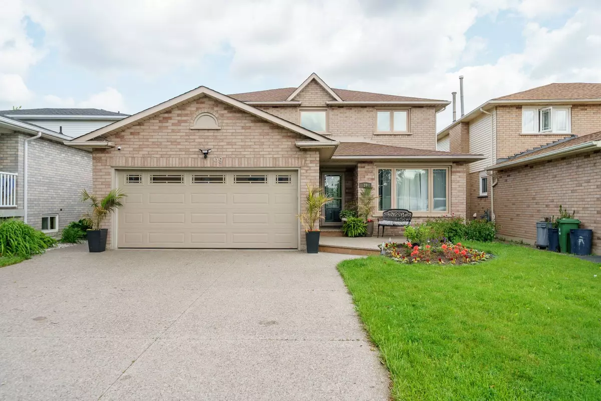 Hamilton, ON L9B 2E1,39 Bonaparte WAY #Lower Unit