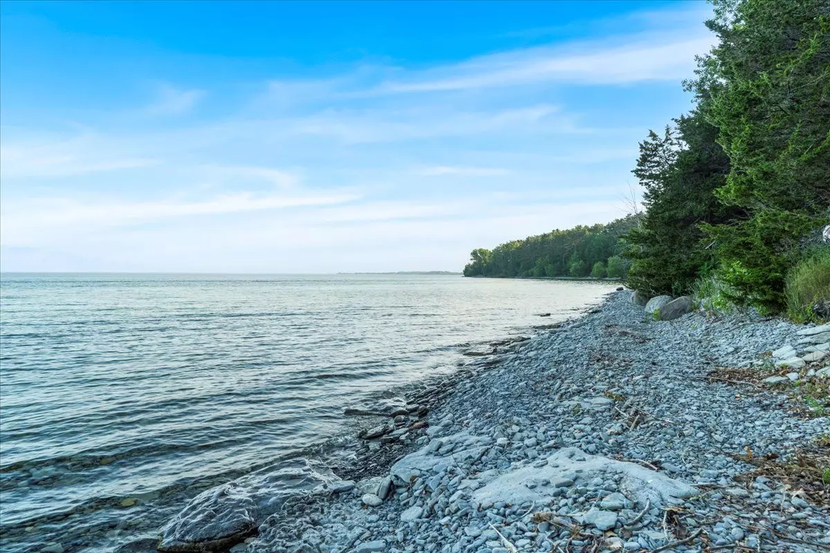 Prince Edward County, ON K0K 2T0,102 Dorenberg LN