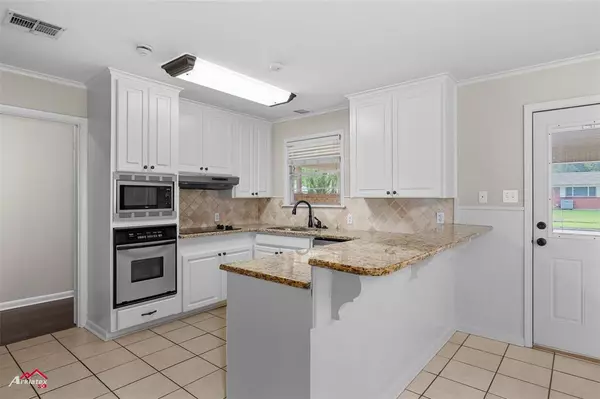 Shreveport, LA 71105,502 Mockingbird Lane