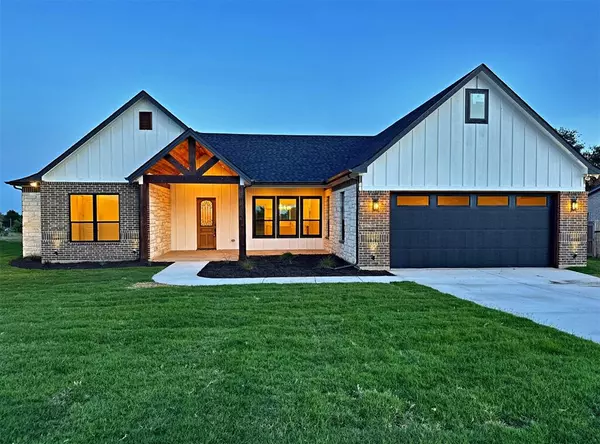 8236 Kelly Lane, Alvarado, TX 76009