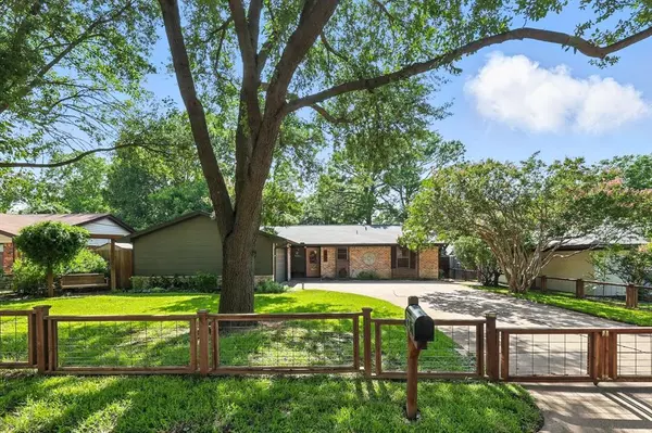 Grapevine, TX 76051,1601 Cimarron Trail