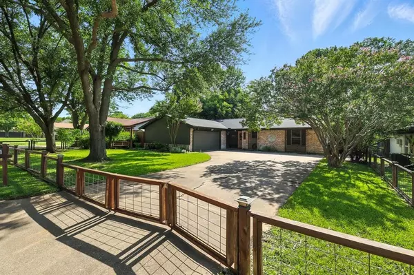 Grapevine, TX 76051,1601 Cimarron Trail