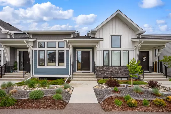 76 D'Arcy BLVD, Okotoks, AB T1S 5S7