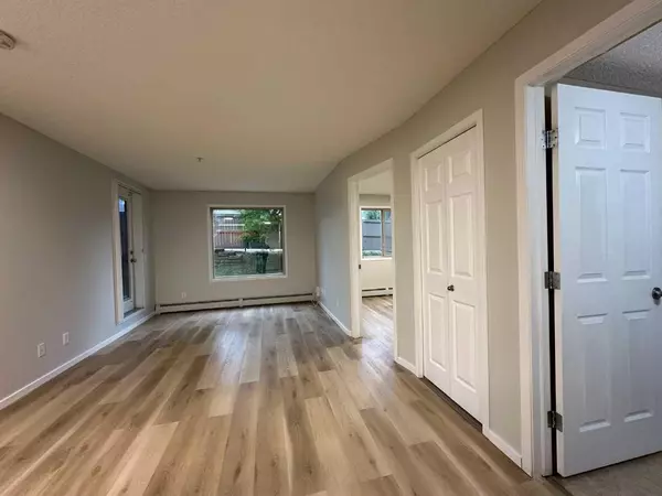Calgary, AB T2Y0H6,8 Bridlecrest DR SW #1107