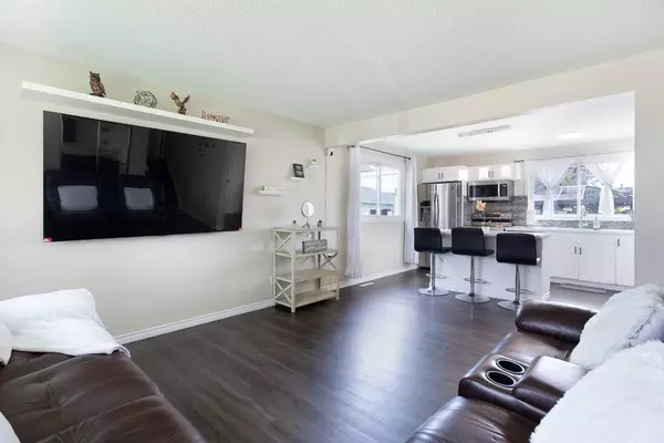 Calgary, AB T2A2K5,39 Pensacola Close SE