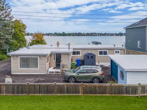Chestermere, AB T1X 1B6,828 West Chestermere DR