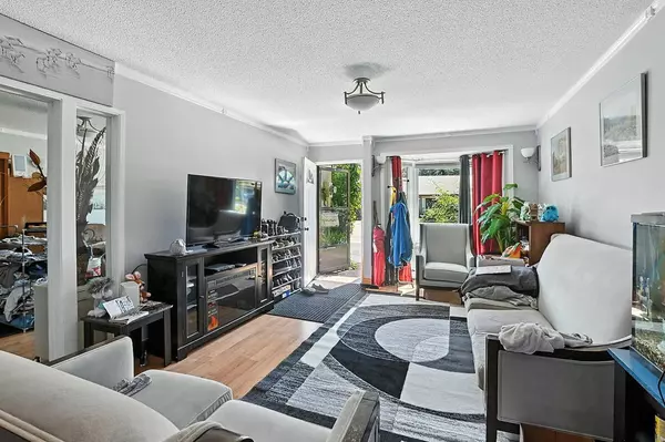 Red Deer, AB T4N 6T9,4240 46A Avenue Crescent #8