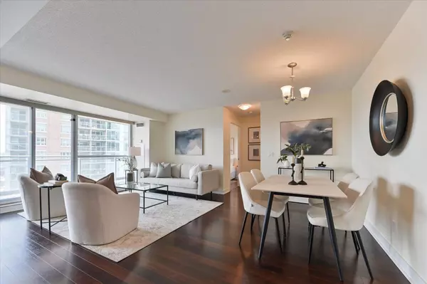 Toronto C01, ON M6K 3S2,100 Western Battery RD #806