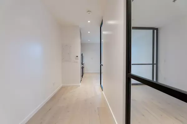 Toronto E01, ON M4M 1H4,778 Queen ST E #202