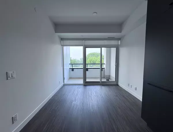 Toronto E02, ON M4L 0B7,1050 Eastern AVE #421