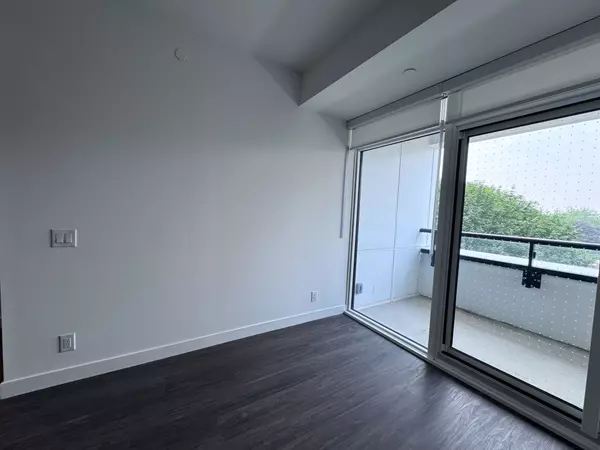 Toronto E02, ON M4L 0B7,1050 Eastern AVE #421