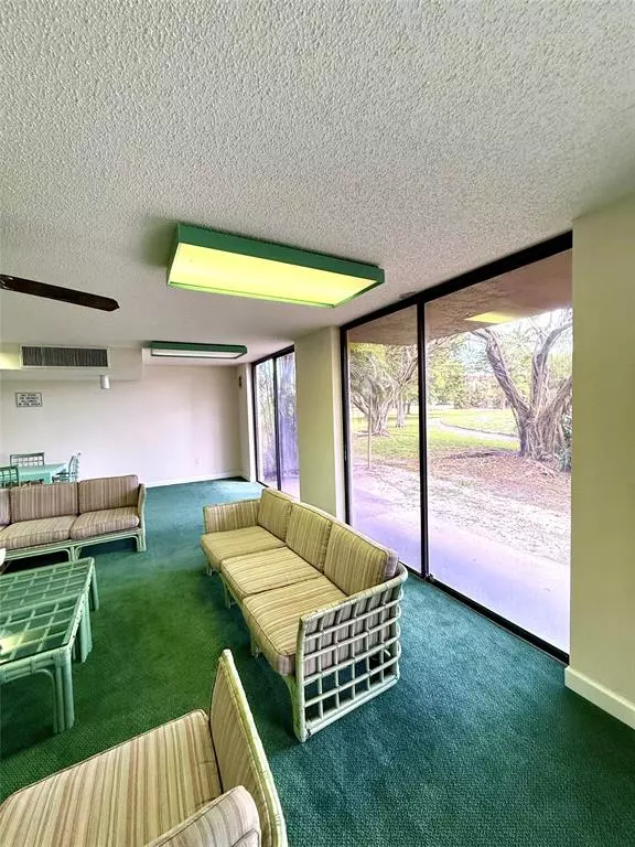 Lauderhill, FL 33319,5550 NW 44 St #212B