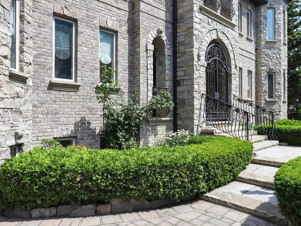 Richmond Hill, ON L4C 6P8,54 Maryvale CRES