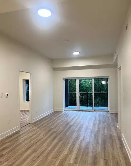 Clearview, ON L0M 1G0,121 Mary ST #218