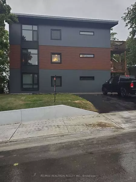 35 Albert ST #2, Barrie, ON L4M 3S8