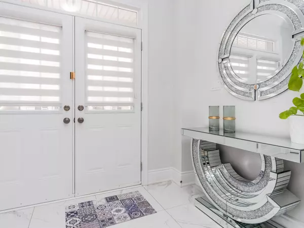 114 Folgate CRES, Brampton, ON L6R 4A6