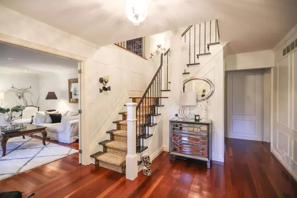 Oakville, ON L6J 5N6,2374 Bennington Gate