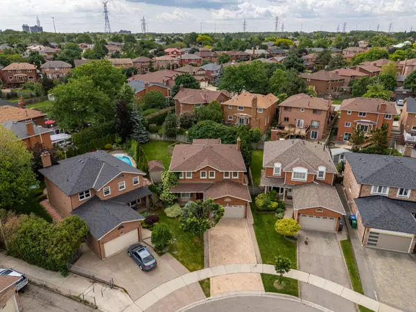 2054 Teeside CT, Mississauga, ON L5M 3E5