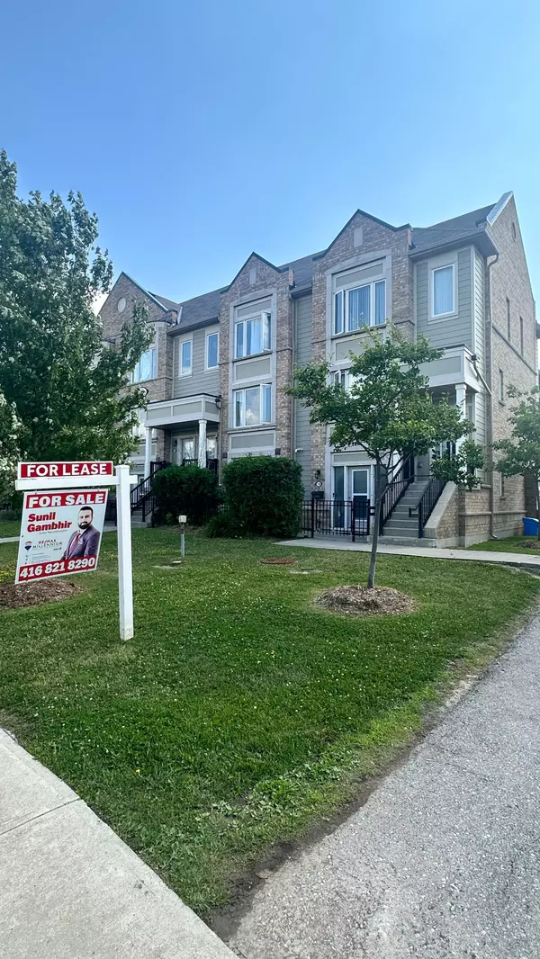 Brampton, ON L6R 3Y7,250 Sunny Meadow BLVD #15