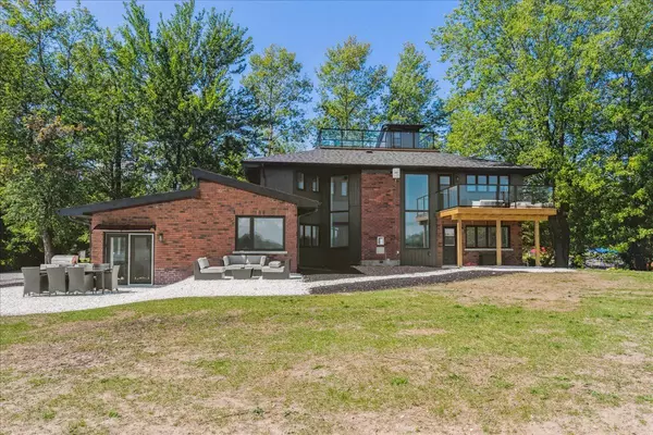 Kawartha Lakes, ON K9J 6X3,15 Bertha ST