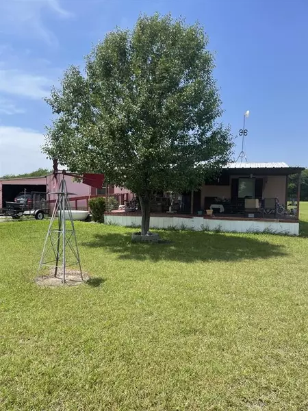 735 Hight Road, Waxahachie, TX 75167