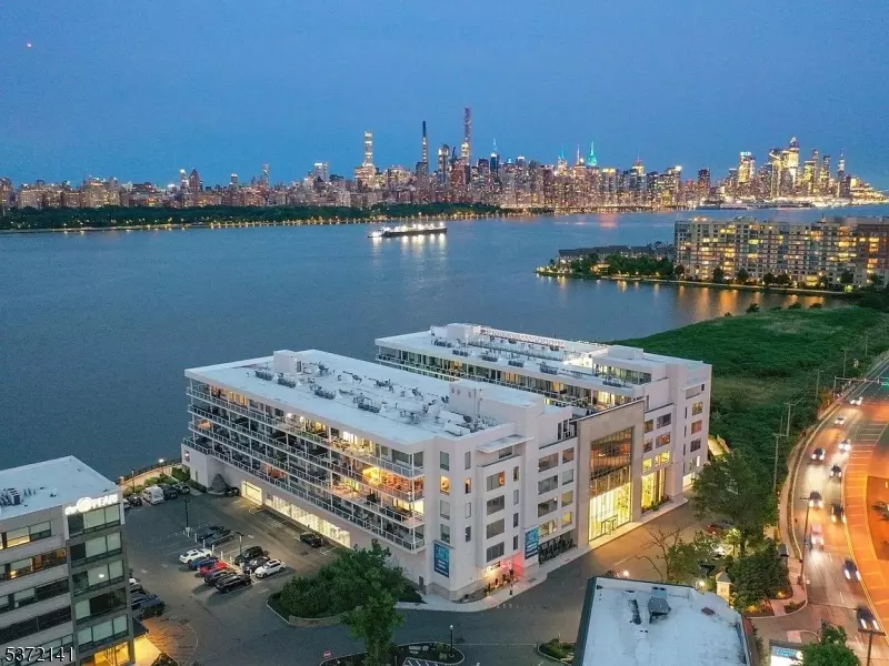 3 Somerset Lane #518, Edgewater Boro, NJ 07020