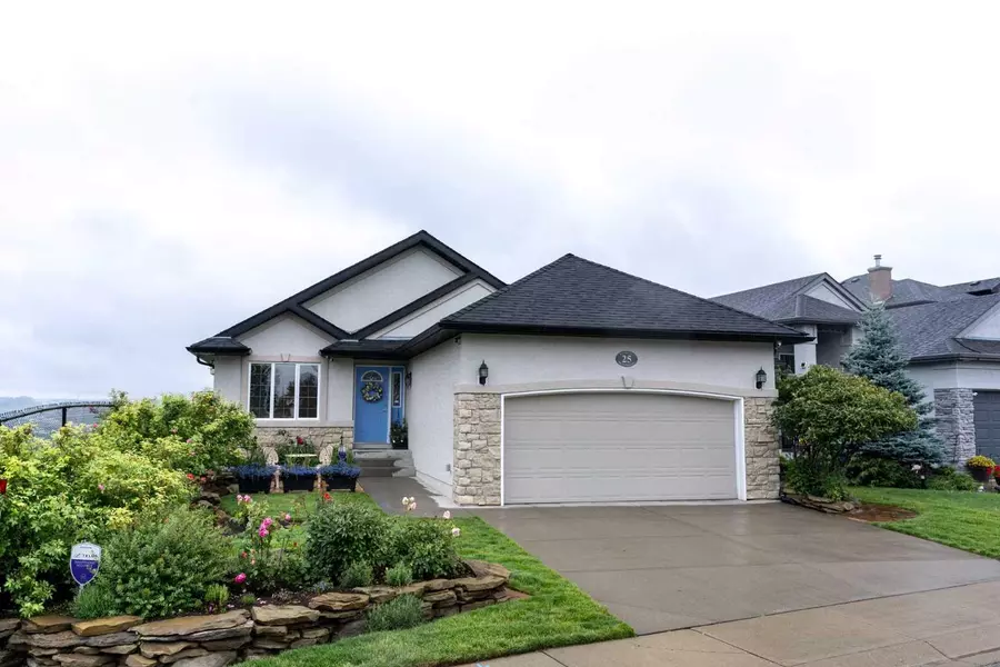25 Panorama Hills HTS NW, Calgary, AB T3K 5P1