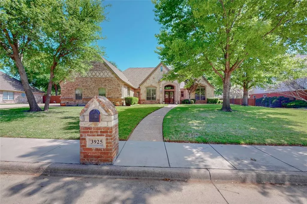 Fort Worth, TX 76179,3925 Westway Terrace