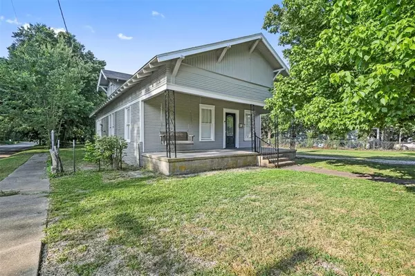300 W Moore Street, Sherman, TX 75090