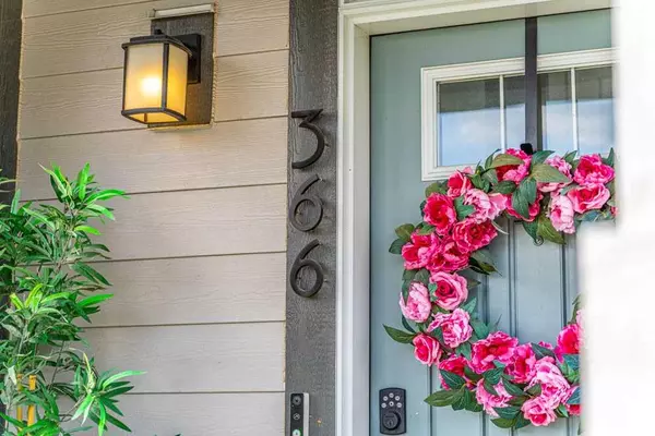 Calgary, AB T3M 2T7,366 Masters ROW SE