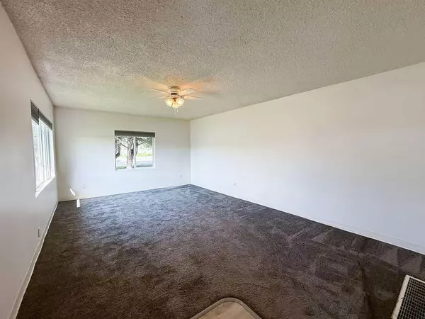 Hinton, AB T7V 1M6,101 Wanyandi AVE