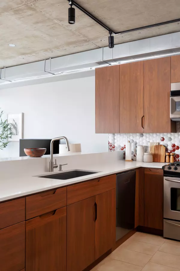 Toronto C01, ON M5V 3X1,38 Niagara ST #PH08