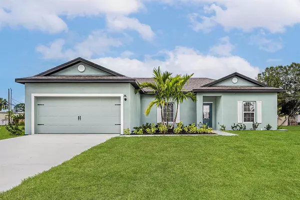 8715 98th Ct, Vero Beach, FL 32967