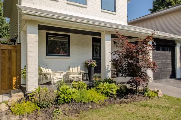 Oakville, ON L6L 5S5,180 Riverview ST